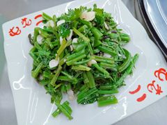 -屯老二农家铁锅炖·行业领军者(梅江店)