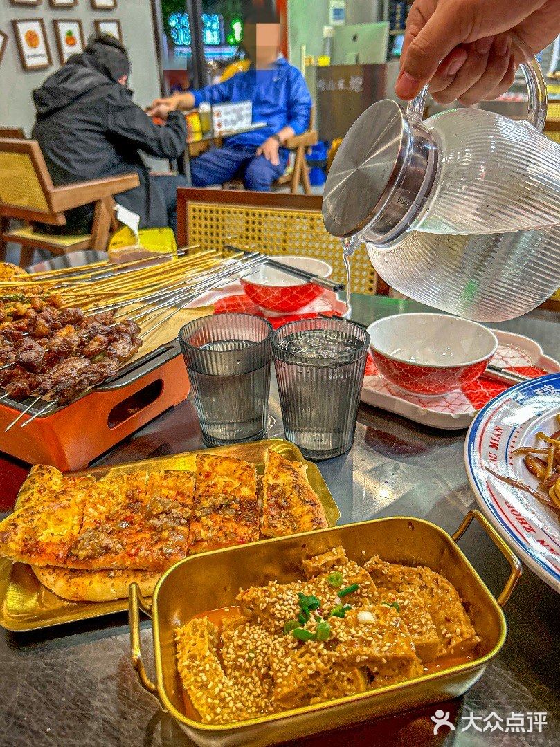 广州夜宵吃什么好❗️❗️来试下这家多种口味的兰州烧烤