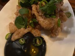 椒盐墨鱼配墨鱼汁蛋黄酱-Ocean's Table 欧舍
