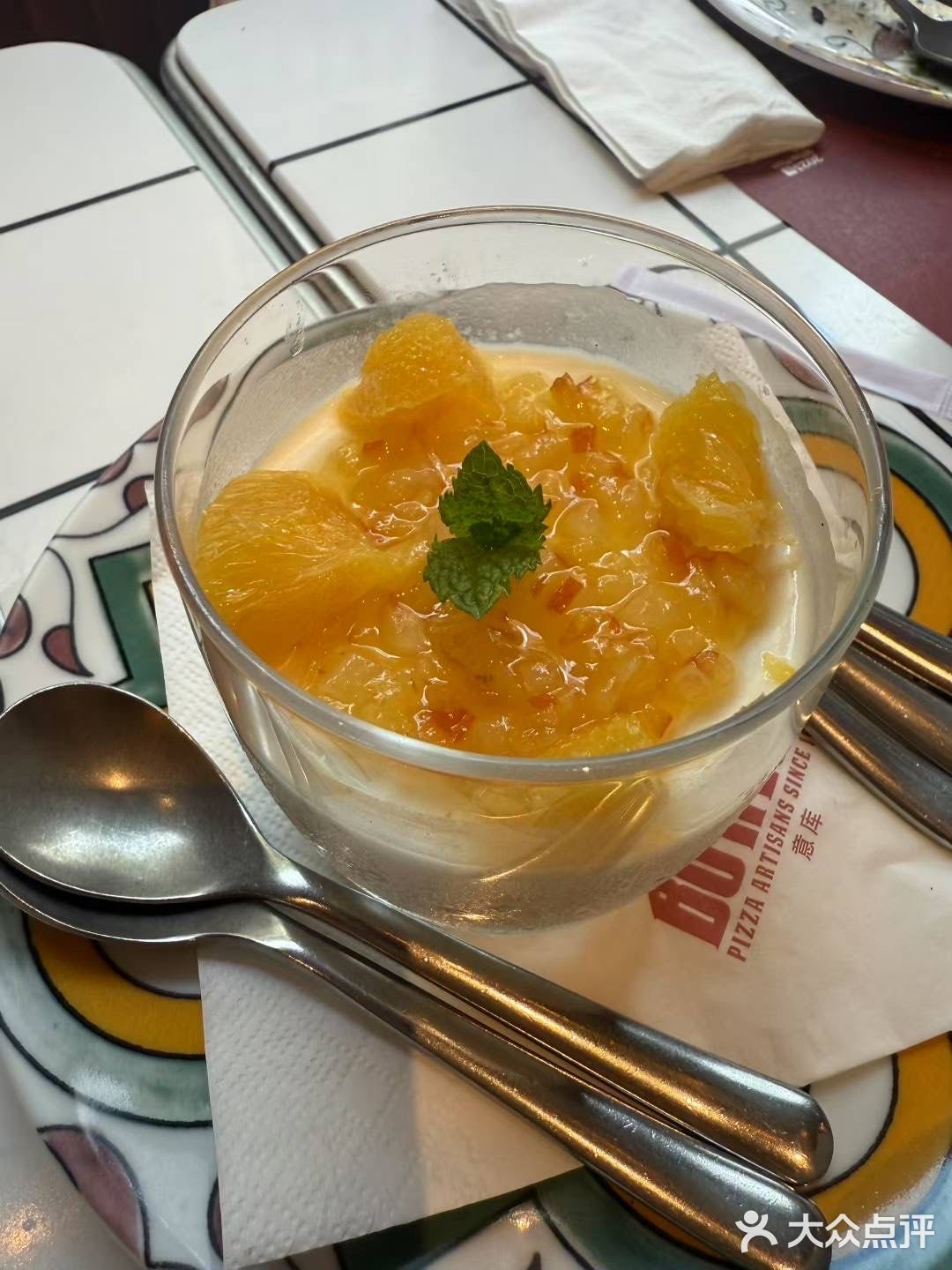 在柠檬树下吃了一顿漂亮饭