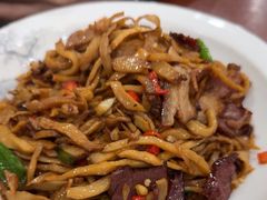 -湖南人家湘菜馆(镇江路店)