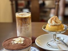 -Café Monson