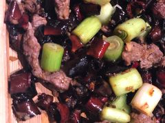 罗勒豉椒炒薄切牛肉-小大董·烤鸭(凤凰汇店)