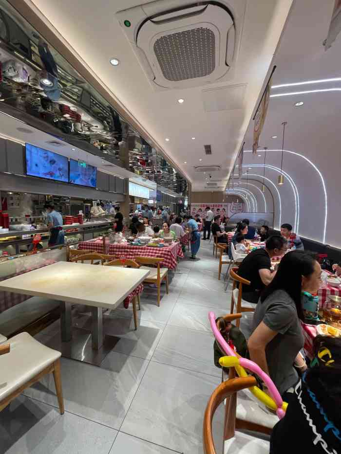 西贝莜面村(沈阳万象汇店)-"跟同事中午在万象汇吃的,刚从新疆回来,爱