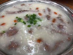 窝蛋牛肉粥-南记食粥坊·宵夜大排档(岭南分店)