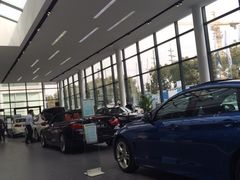 环境-上海宝信宝马4S店