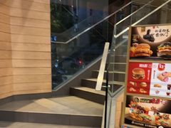 -麦当劳(乳山路店)