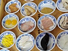 -桥馫源蒙自过桥米线(蒙自店)