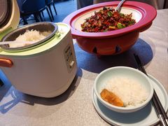 -有红鸡毛店·川菜(建设路店)