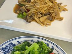-天天向上素食餐厅(五台山店)