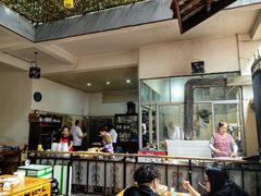-茅屋大酒店