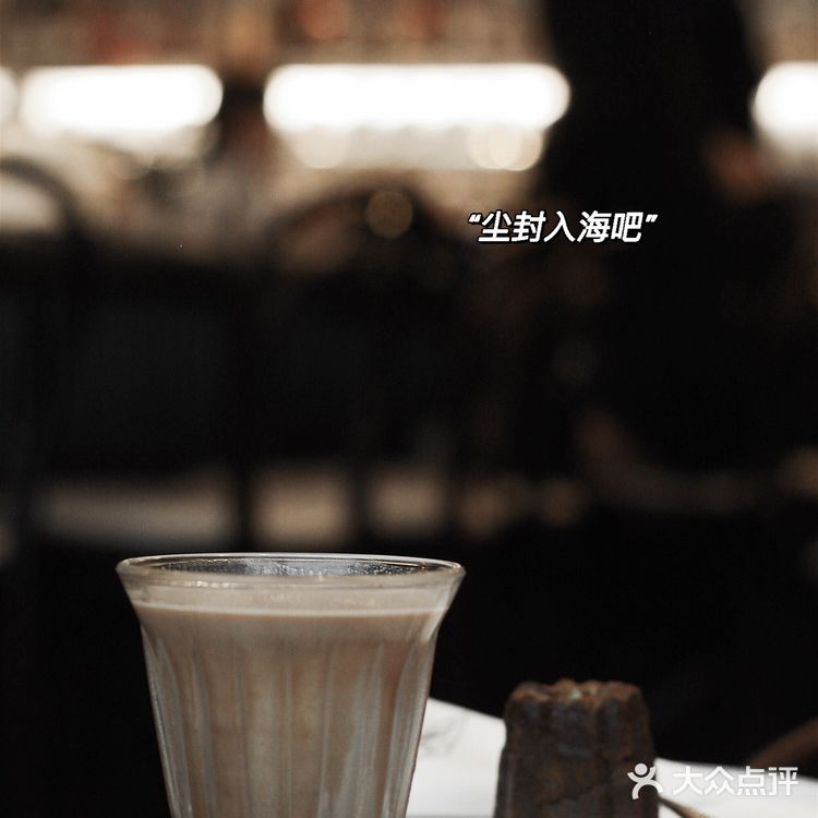 冬天里的第一杯咖啡，第一次吃到好吃的可露丽～