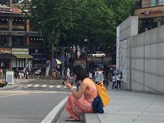 -梨大女人街