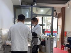 -黄阿姨锅贴大王(万航渡路店)