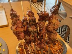 -小董哥烤串·爆汁大油边(故宫店)