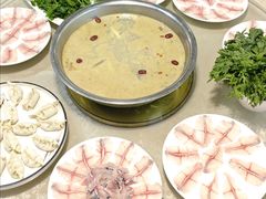 -颜氏双江清水鱼一养身火锅(磁器口店)