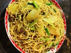 牛腩炒面-博鳌悠然·忠锐杂粮茶餐厅