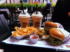 -The Habit Burger Grill 哈比特汉堡(爱琴海店)