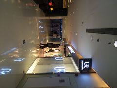 iphone_upload_pic-URBAN REVIVO(高德置地广场·春广场店)