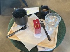 草莓红丝绒卷-星巴克(北京新辰里亚运村店)
