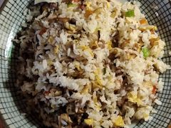牛肉鸡蛋蘑菇炒饭-源一咖啡馆(麒麟巷步行街店)