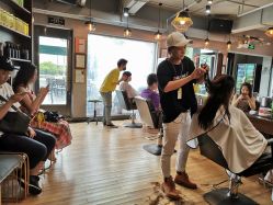-十六番发型师事务所