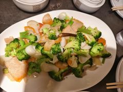 -五谷丰登农家院·地道胶东菜·海鲜烧烤(威海店)