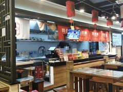 大堂-双燕楼·手工馄饨·汤面小吃(世纪汇店)