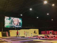 -嘿哟动霸CHUA·新潮玩运动娱乐中心·蹦床滑冰团建乐园