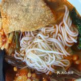 在观音桥的好吃街里面，位置很好找，去吃的时候好吃街里