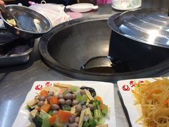 -屯老二农家铁锅炖·行业领军者(梅江店)
