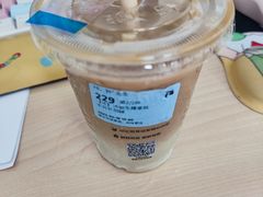 -瑞幸咖啡(华东理工大学商学院店)