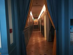 -静博士养生美容连锁