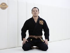 -菠萝格斗巴西柔术训练馆