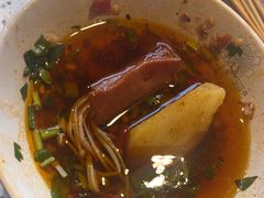 -钢管厂五区小郡肝串串香(蜀都万达店)