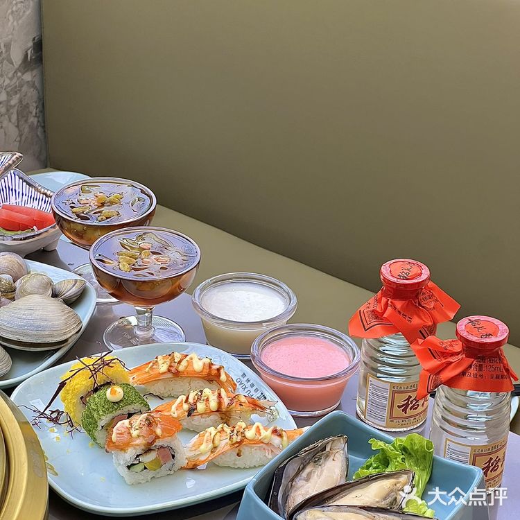 CBD附近的超豪华自助餐｜吃到扶墙出！