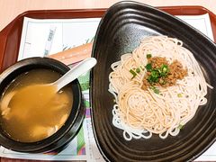 -蒙自源米线大王(东站店)