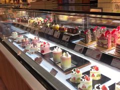 面包甜点陈列柜-巴黎贝甜(龙之梦购物中心虹口店)