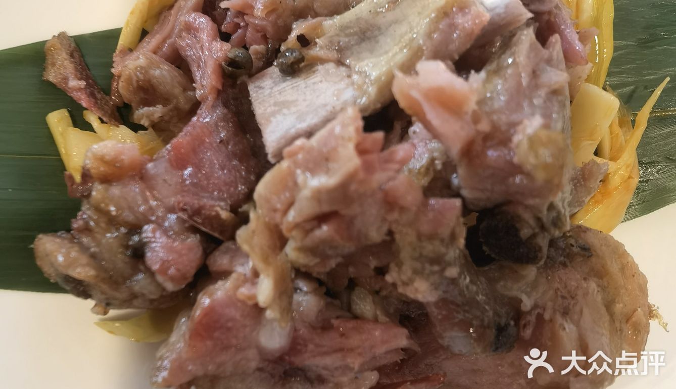 同事第一次来吃这家跷脚牛肉，订了一个双人套餐