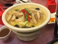 锅仔千叶豆腐煨腐竹-椿记烧鹅(叠彩店)