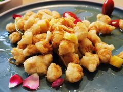 菠萝咕咾鸡丁-八府香鸭·啫啫煲(华山路店)