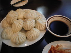 狗不理套餐的包子-天塔旋转餐厅
