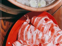 -洞庭洲·防空洞火锅·烧烤·铜锅涮肉(新百广场店)
