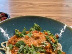 非洲风味鸡腿肉鹰嘴豆拌面-里面·Noodlology(机电院店)