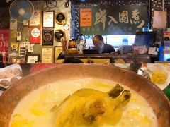 -鲜入围煮花胶鸡海鲜火锅