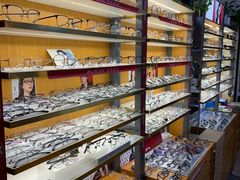 -优医视平价眼镜蔡司依视路折扣工厂店(十里堡店)