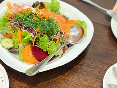 -Chom Cafe and Restaurant