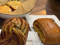 -VERIE BAKEHOUSE