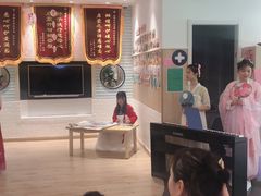 -黄浦乐烁龙鱼宝贝托育园(海潮路校区)