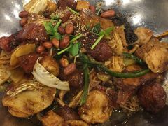 -愉肴麻辣香锅(中山路店)